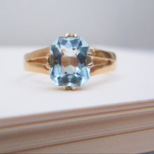 Load image into Gallery viewer, Victorian 22ct Yellow Gold Aquamarine Solitaire Ring