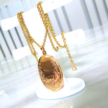 Load image into Gallery viewer, 1980s 9ct Yellow Gold Locket Pendant Belcher Chain Necklace
