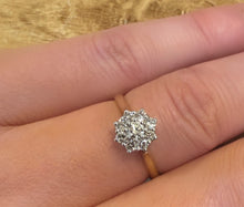 Load image into Gallery viewer, 1980s 18ct Yellow Gold Brilliant Cut Diamond Daisy Cluster Ring