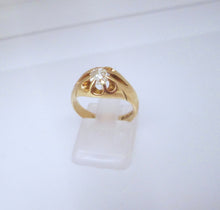 Load image into Gallery viewer, Edwardian 18ct Yellow Gold Old Mine Cut Diamond Solitaire Signet Ring