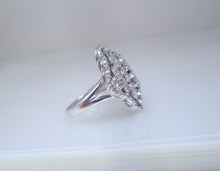 Load image into Gallery viewer, 18ct White Gold 3.50ct Large Diamond Daisy Cluster Ring