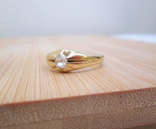 Load image into Gallery viewer, 18ct Yellow Gold Old Mine Cut Diamond Signet Solitaire Ring