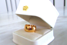 Load image into Gallery viewer, Vintage 18ct Yellow Gold Wide Chunky Court Wedding Band Ring
