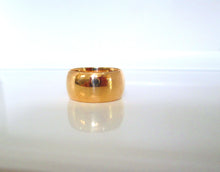 Load image into Gallery viewer, Vintage 18ct Yellow Gold Wide Chunky Court Wedding Band Ring
