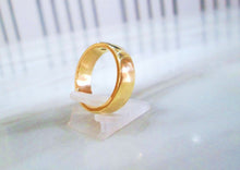 Load image into Gallery viewer, 9ct Yellow Gold Brilliant Cut Diamond Wedding Band Unisex Ring