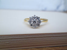 Load image into Gallery viewer, 1980s 18ct Yellow Gold Brilliant Cut Diamond Daisy Cluster Ring