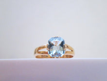 Load image into Gallery viewer, Victorian 22ct Yellow Gold Aquamarine Solitaire Ring