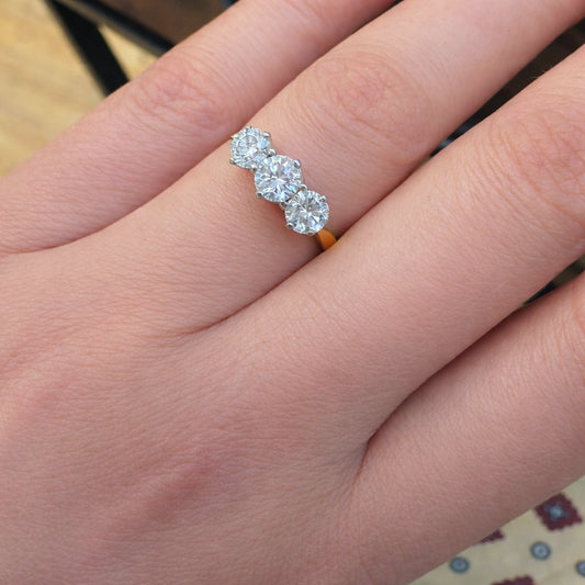 18ct Yellow Gold 1.00ct Three Stone Brilliant Cut Diamond Trilogy Ring
