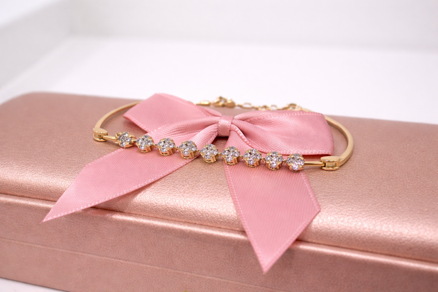 18ct Rose Gold Natural Diamond Floral Clover Cluster Bar Chain Bracelet