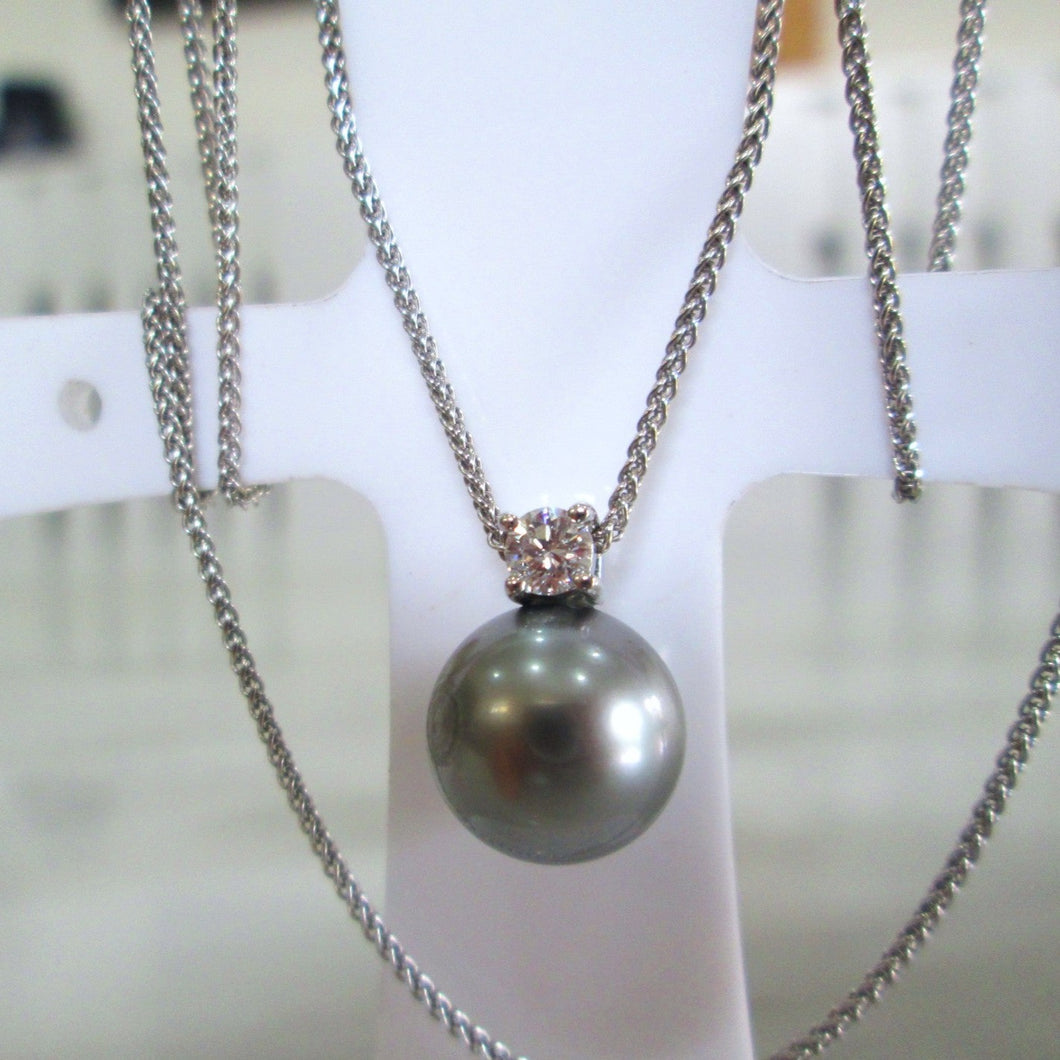 18ct White Gold Tahitian Black Pearl & Brilliant Cut Diamond Pendant Necklace