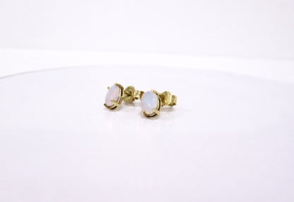 14ct Yellow Gold Oval Cabochon Opal Stud Earrings 18ct Butterfly Backs