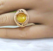 Load image into Gallery viewer, Heavy 18ct Yellow Gold Cabochon Tigers Eye Solitaire Rope Ring
