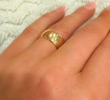 Load image into Gallery viewer, Vintage 18ct Yellow Gold Wide Chunky Court Wedding Band Ring
