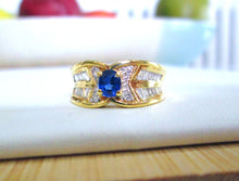 Load image into Gallery viewer, Heavy 18ct Yellow Gold 1.20ct Sapphire &amp; Diamond Solitaire Cluster Chunky Ring
