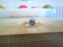 Load image into Gallery viewer, 18ct Yellow Gold 1.00ct Round Brilliant Cut Solitaire Diamond Engagement Ring
