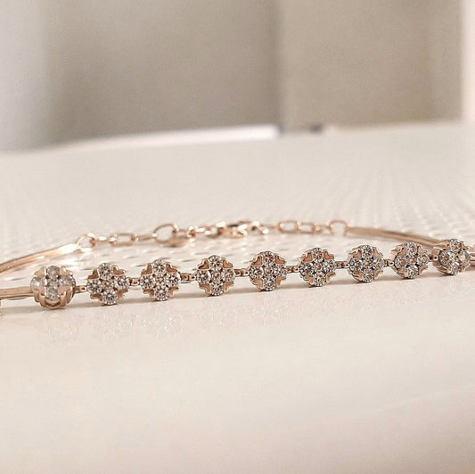 18ct Rose Gold Natural Diamond Floral Clover Cluster Bar Chain Bracelet