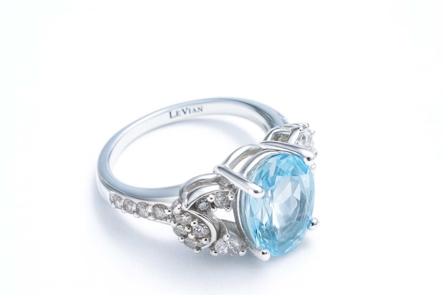 Le Vian 14ct White Gold Aquamarine & Diamond Cluster Ring Size I 14k
