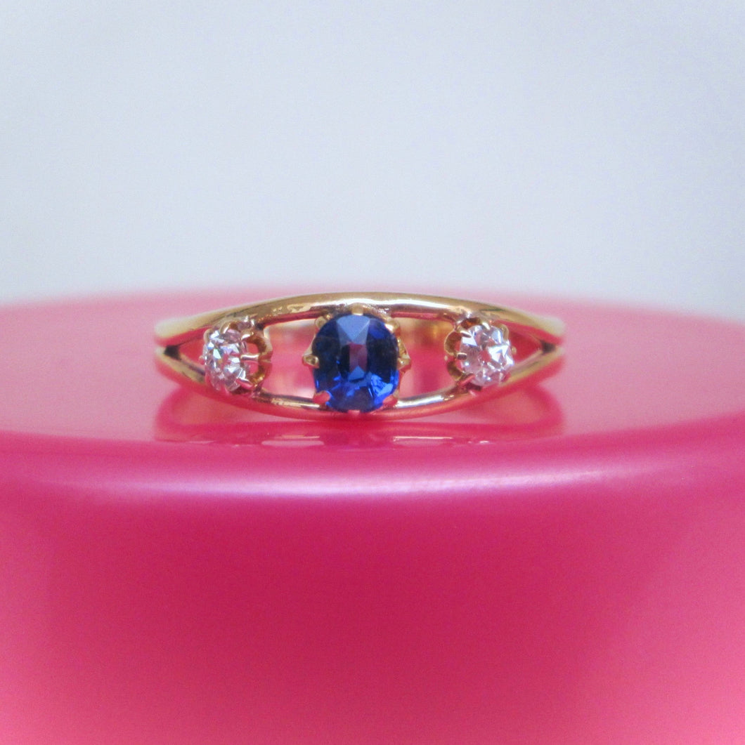 Antique 18ct Yellow Gold Sapphire & Diamond Trilogy Ring