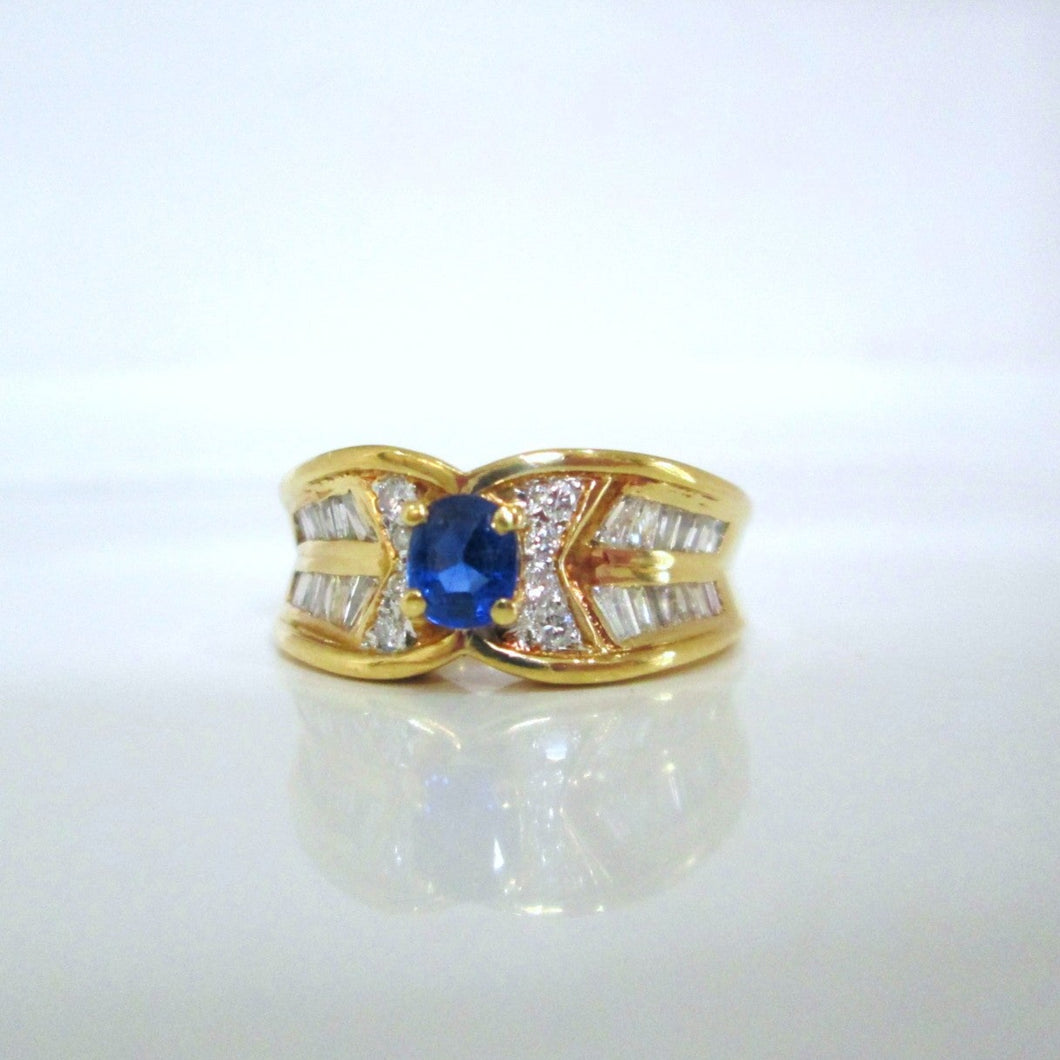 Heavy 18ct Yellow Gold Sapphire & Diamond Solitaire Cluster Chunky Ring