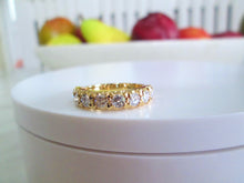 Load image into Gallery viewer, 18ct Yellow Gold 1.00ct Brilliant Cut Diamond Half Eternity Ring
