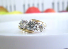 Load image into Gallery viewer, 18ct Yellow Gold 1.00ct Brilliant Cut Diamond Trilogy Engagement Ring
