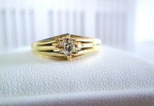 Load image into Gallery viewer, Victorian 18ct Yellow Gold Old Mine Cut Diamond Gypsy Men&#39;s Signet Ring
