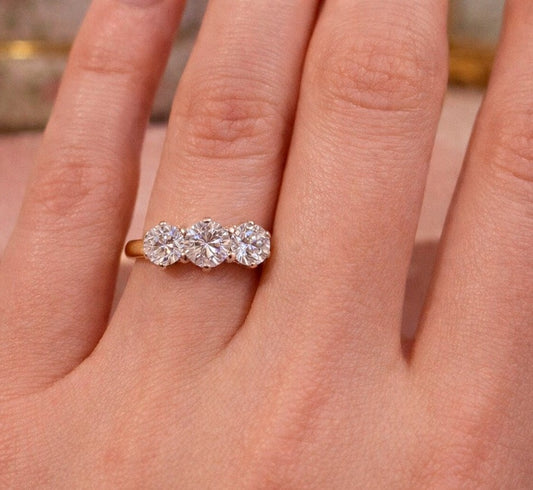 18ct Yellow Gold 1.00ct Three Stone Brilliant Cut Diamond Trilogy Ring