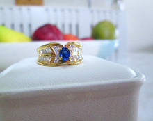 Load image into Gallery viewer, Heavy 18ct Yellow Gold Sapphire &amp; Diamond Solitaire Cluster Chunky Ring
