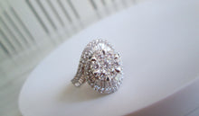 Load image into Gallery viewer, 18ct White Gold 1.75ct Large Brilliant &amp; Baguette Cut Diamond Daisy Cluster Ring
