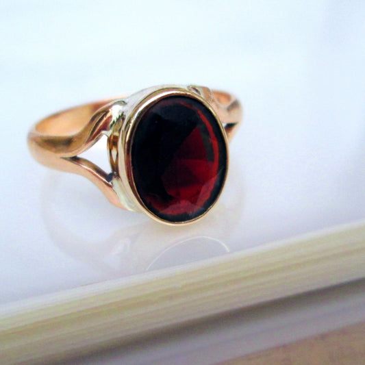 Art Deco 1930s 22ct Yellow Gold Oval Cut Bezel Set Garnet Solitaire Ring