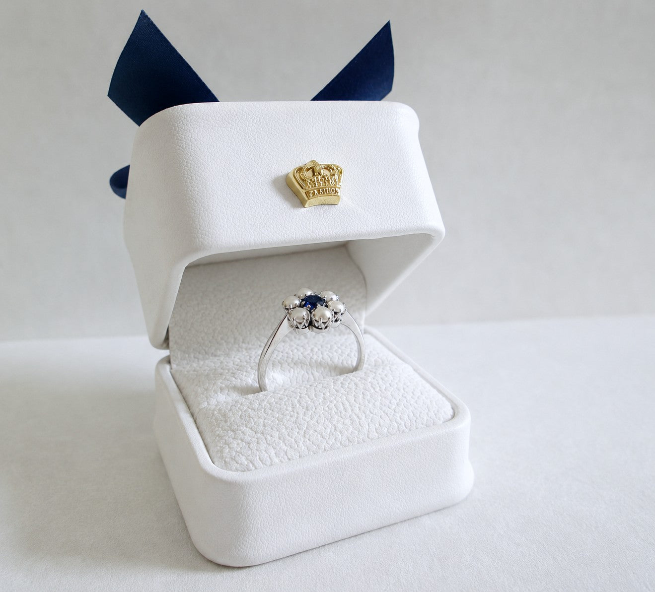 18ct White Gold & Platinum Sapphire & Pearl Daisy Cluster Ring