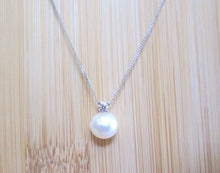 Load image into Gallery viewer, 18ct White Gold Diamond &amp; Pearl Pendant Chain Necklace
