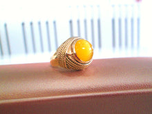 Load image into Gallery viewer, Heavy 18ct Yellow Gold Cabochon Tigers Eye Solitaire Rope Ring
