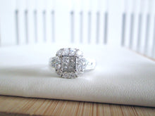 Load image into Gallery viewer, 9ct White Gold 1.00ct Princess &amp; Brilliant Cut Diamond Halo Cluster Ring
