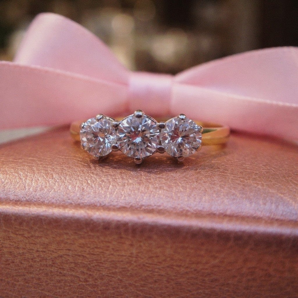 18ct Yellow Gold 1.00ct Three Stone Brilliant Cut Diamond Trilogy Ring