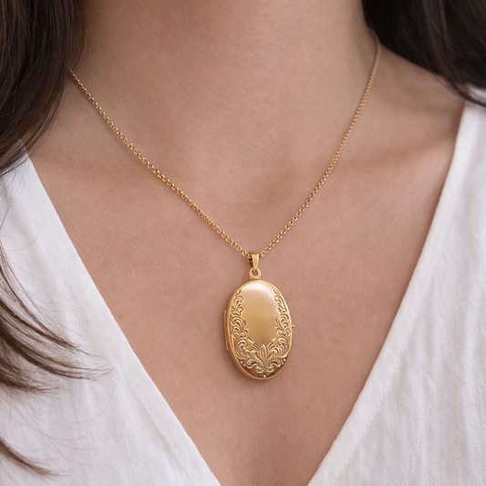 1980s 9ct Yellow Gold Locket Pendant Belcher Chain Necklace