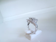 Load image into Gallery viewer, 18ct White Gold 1.75ct Large Brilliant &amp; Baguette Cut Diamond Daisy Cluster Ring
