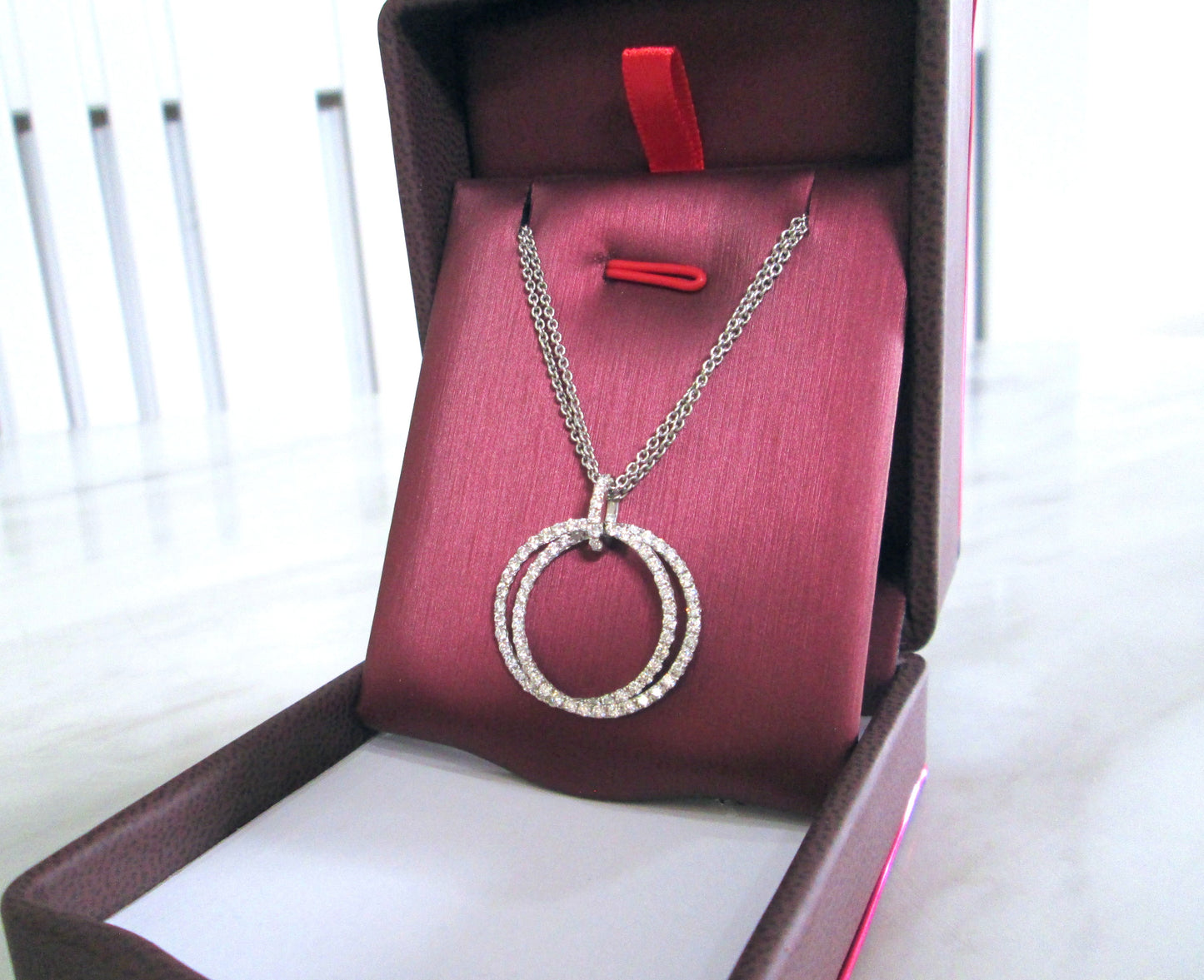 Heavy 18ct White Gold 1.20ct Diamond Double Circle Halo Cluster Pendant Necklace