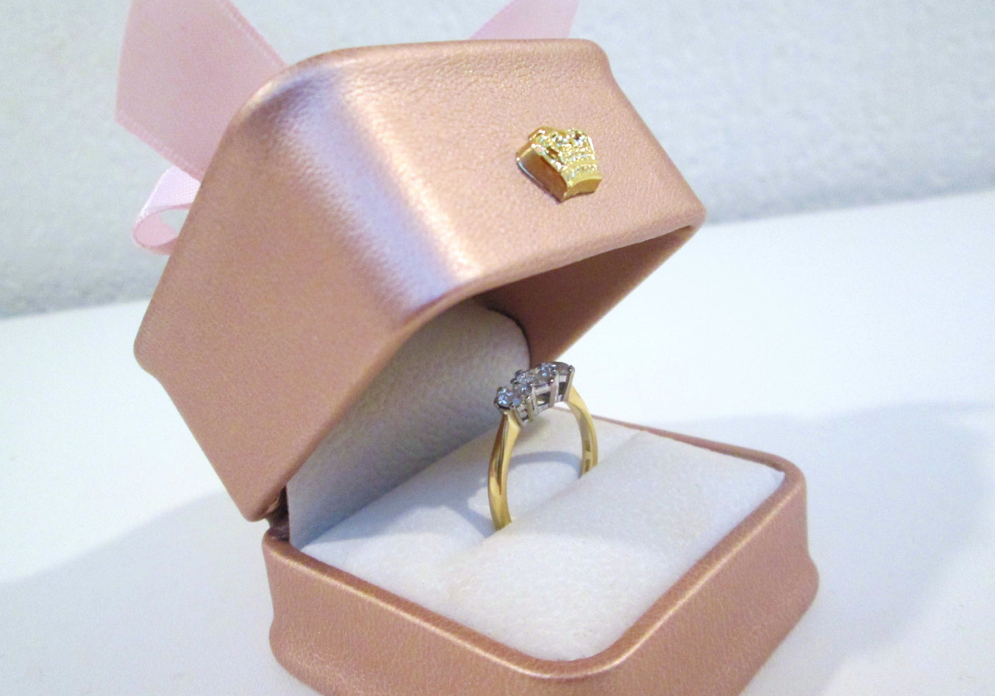 18ct Yellow Gold 1.00ct Three Stone Brilliant Cut Diamond Trilogy Ring