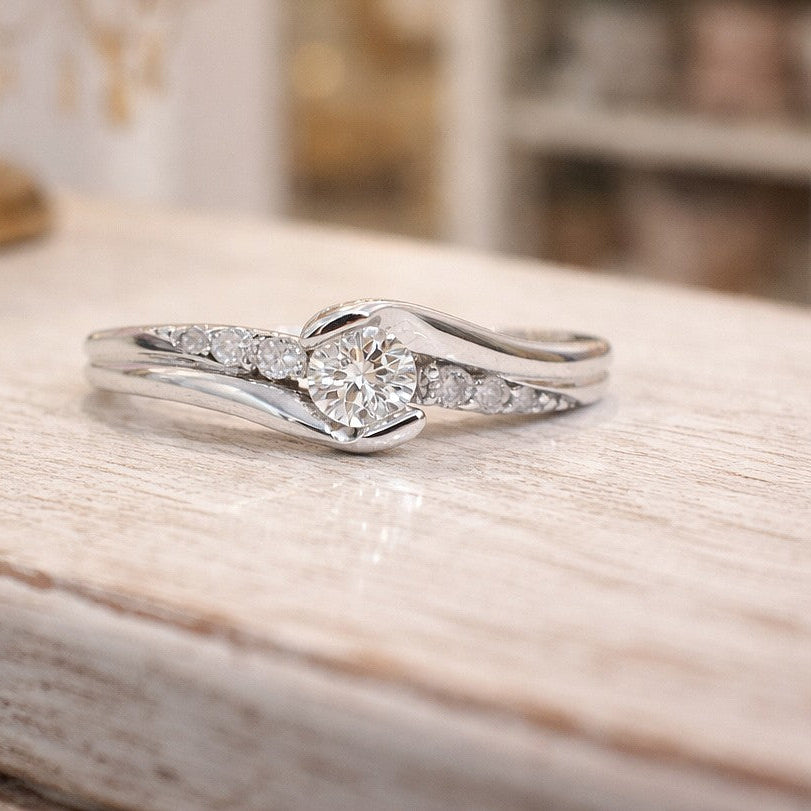 9ct White Gold Round Brilliant Diamond Twist Solitaire Engagement Ring