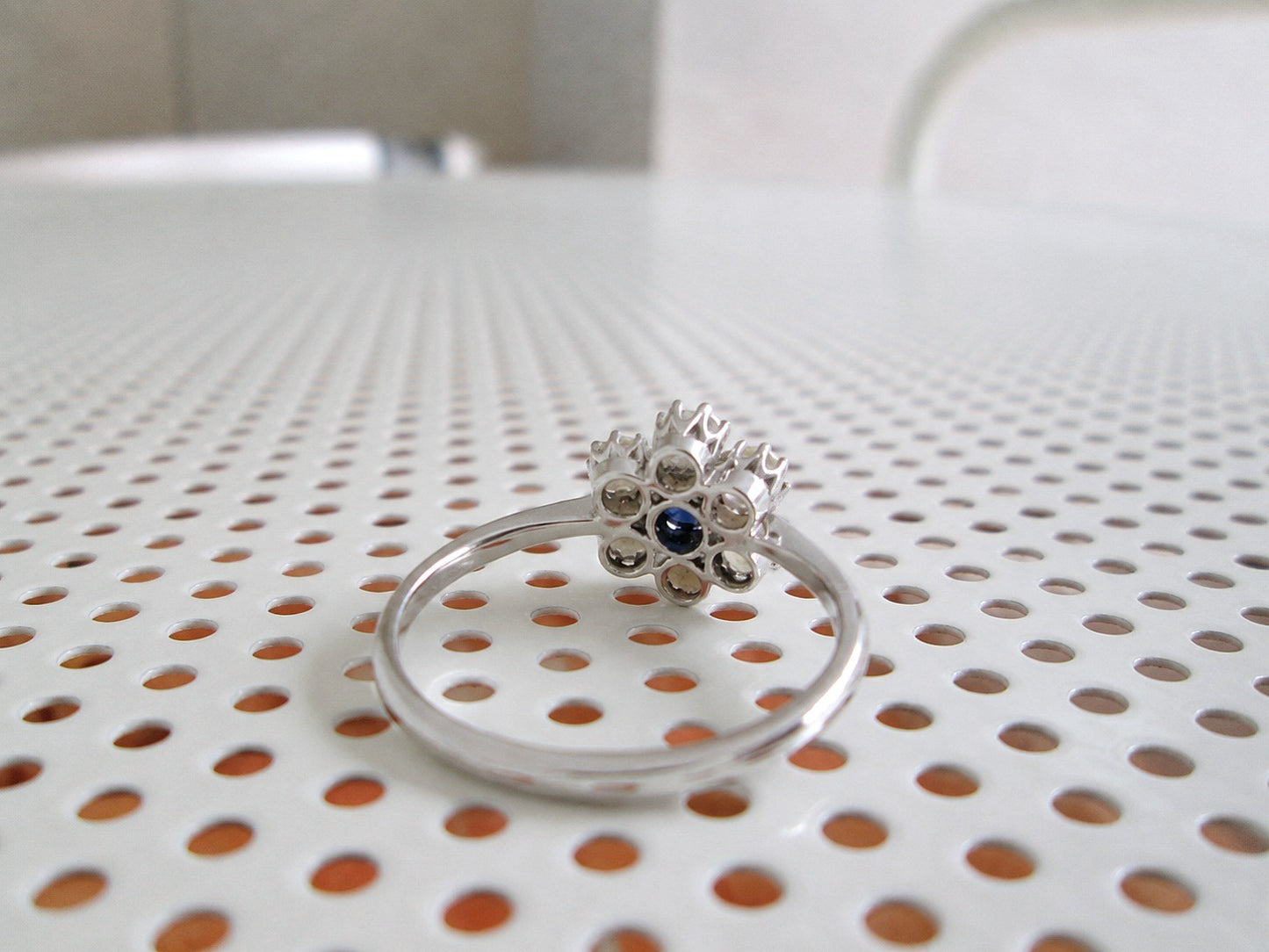 18ct White Gold & Platinum Sapphire & Pearl Daisy Cluster Ring