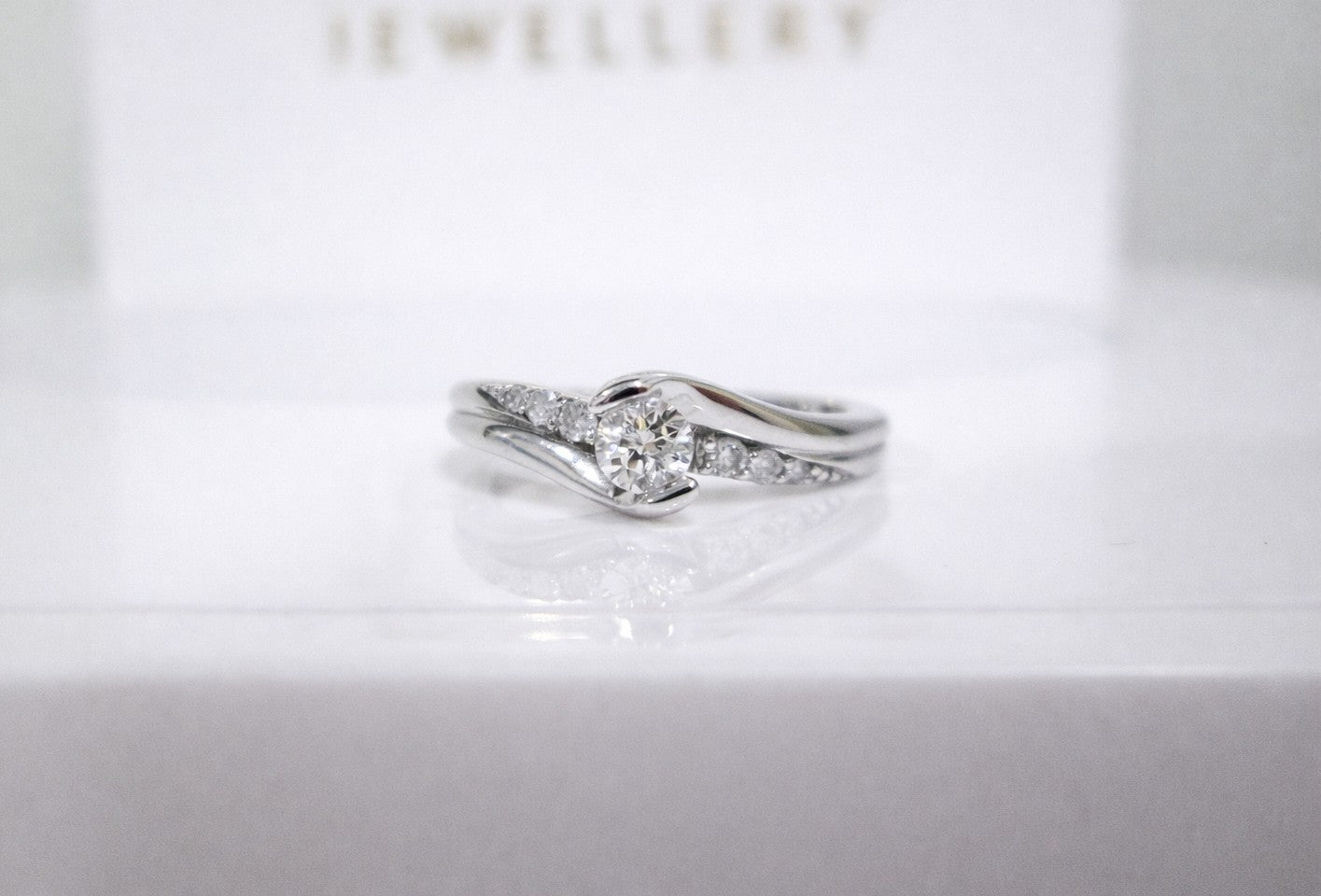 9ct White Gold Round Brilliant Diamond Twist Solitaire Engagement Ring