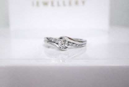 9ct White Gold Round Brilliant Diamond Twist Solitaire Engagement Ring