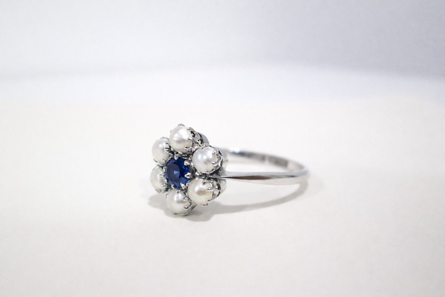 18ct White Gold & Platinum Sapphire & Pearl Daisy Cluster Ring