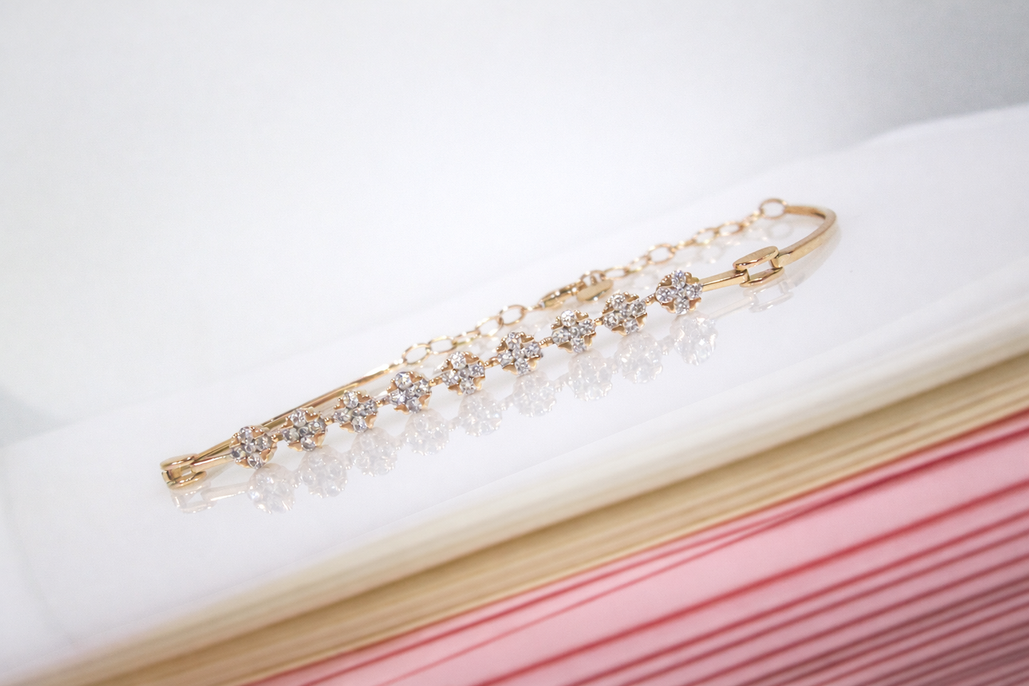 18ct Rose Gold Natural Diamond Floral Clover Cluster Bar Chain Bracelet