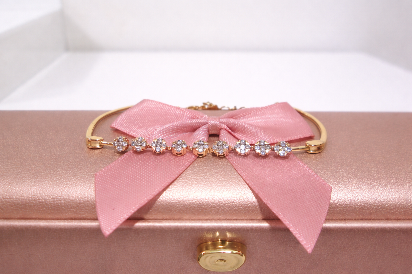 18ct Rose Gold Natural Diamond Floral Clover Cluster Bar Chain Bracelet