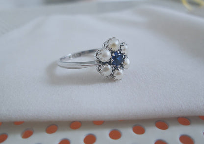 18ct White Gold & Platinum Sapphire & Pearl Daisy Cluster Ring