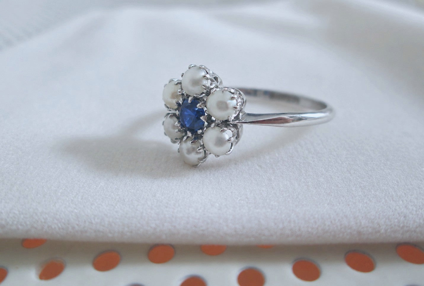 18ct White Gold & Platinum Sapphire & Pearl Daisy Cluster Ring