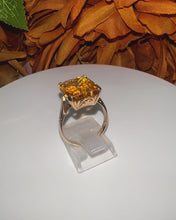 Load and play video in Gallery viewer, 18ct Yellow Gold Large Emerald Cut Citrine Solitaire Cocktail Ring
